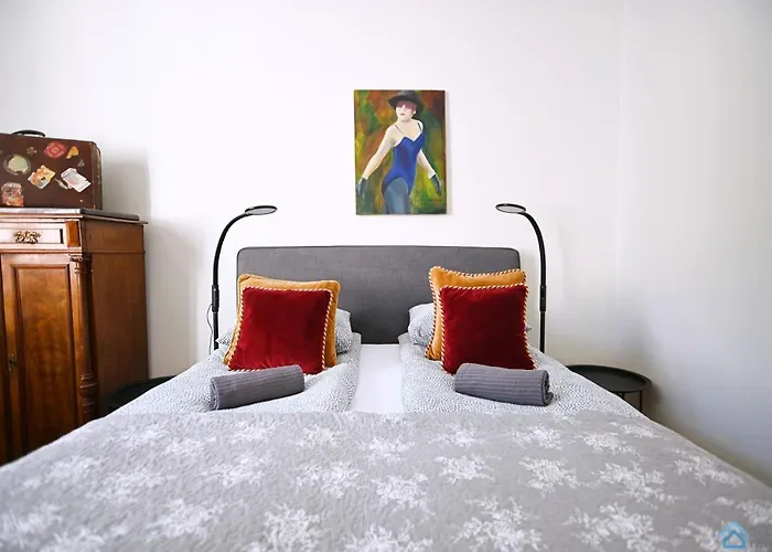 Beige And Red 3City Studio In By Noclegi Renters
